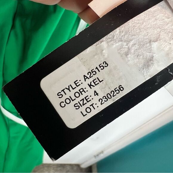 Betsy & Adam Kelly green maxi elegant open back made in the USA - Picture 8 of 12